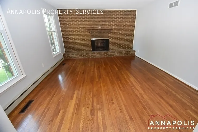 843 Harbor View Ter — Photo 9