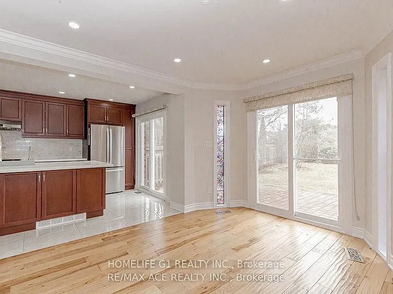 1319 Greenwood Cres — Photo 7