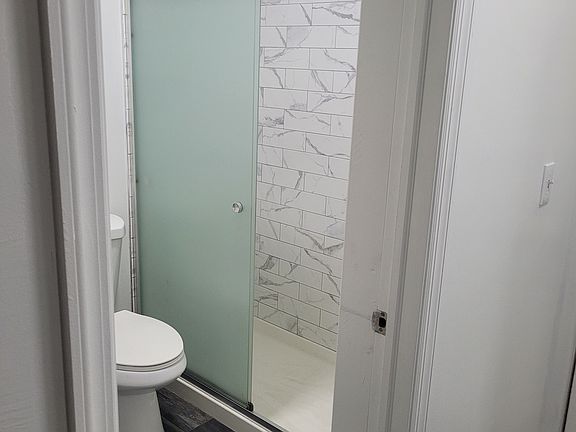4th image of 179 Princeton Ave #2R