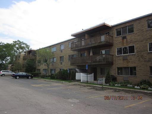 1st image of 752 W Dempster St #109