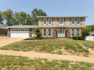 2975 Spring Water Dr, Saint Louis, MO 63129