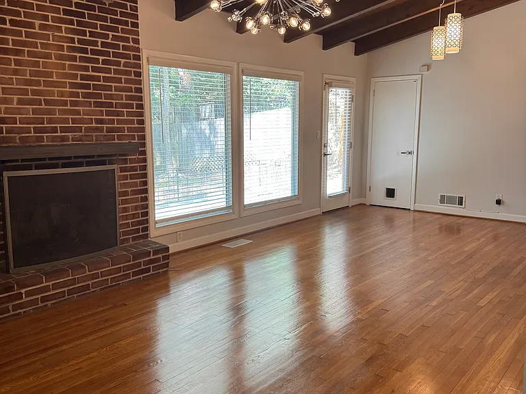 2338 Tanglewood Cir NE — Photo 18