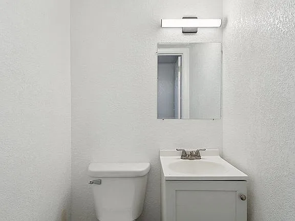 Building Photo - 3428 Harrison Ave #2