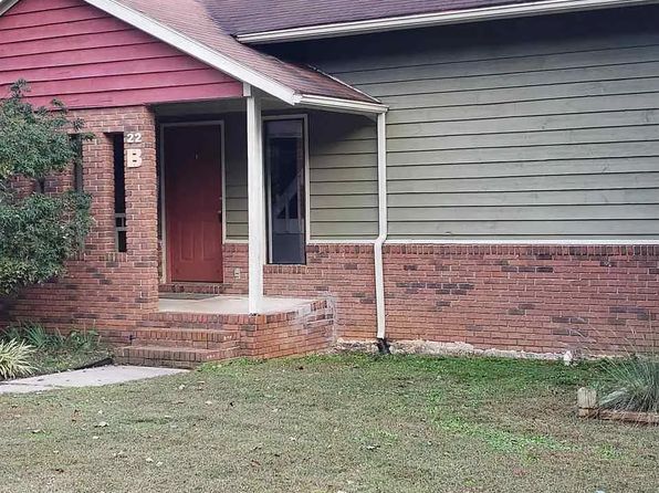 22 Carriage Cir