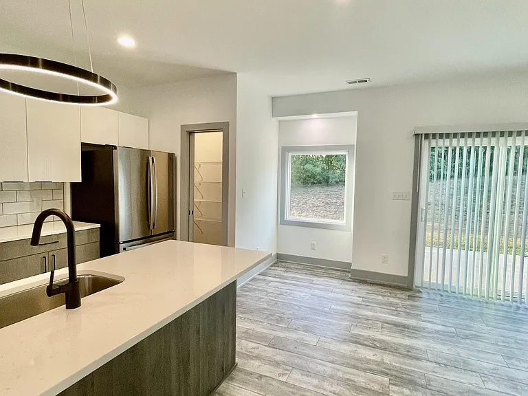 420 Breezewood Dr #107 — Photo 35