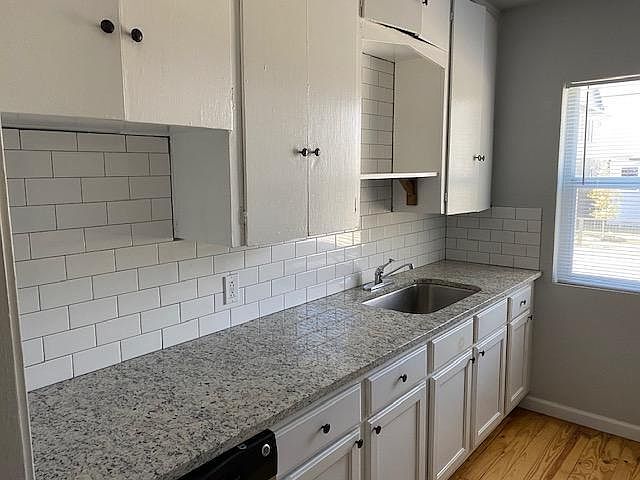 Granite Counters and Kitchen Cabinets
