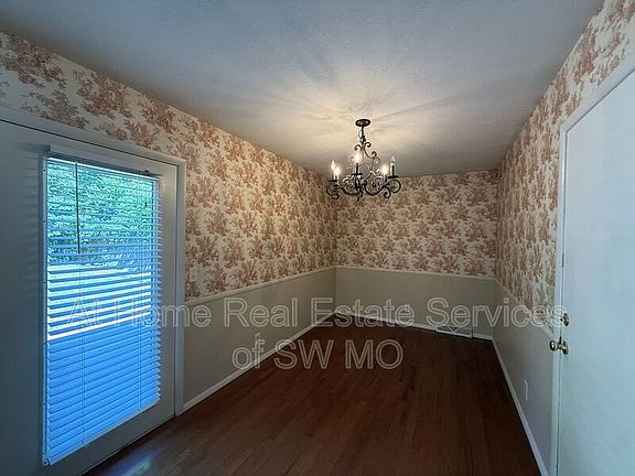 4th image of 2027 S Kentwood Ave