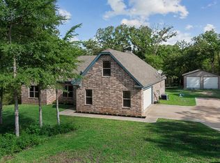 579 Oak Tree Ln, Franklin, TX 77856