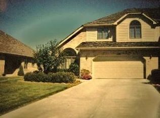 8525 Evergreen Ln, Darien, IL 60561