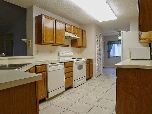 3rd image of 18330 Cypress Stand Cir