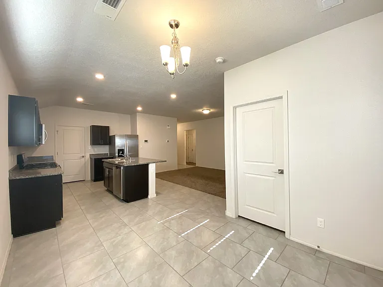 5845 Union Dr NE — Photo 7
