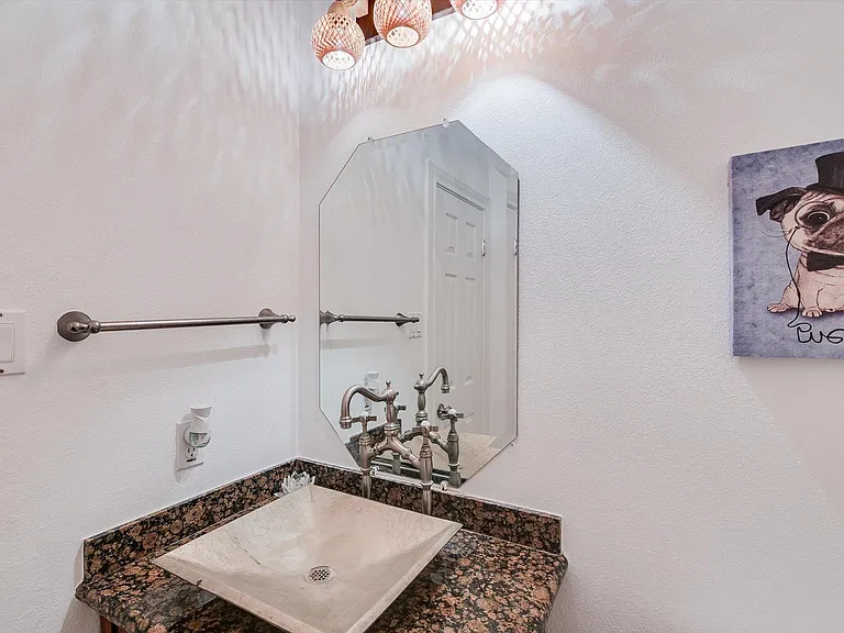 2404 Cliffs Edge Dr — Photo 12