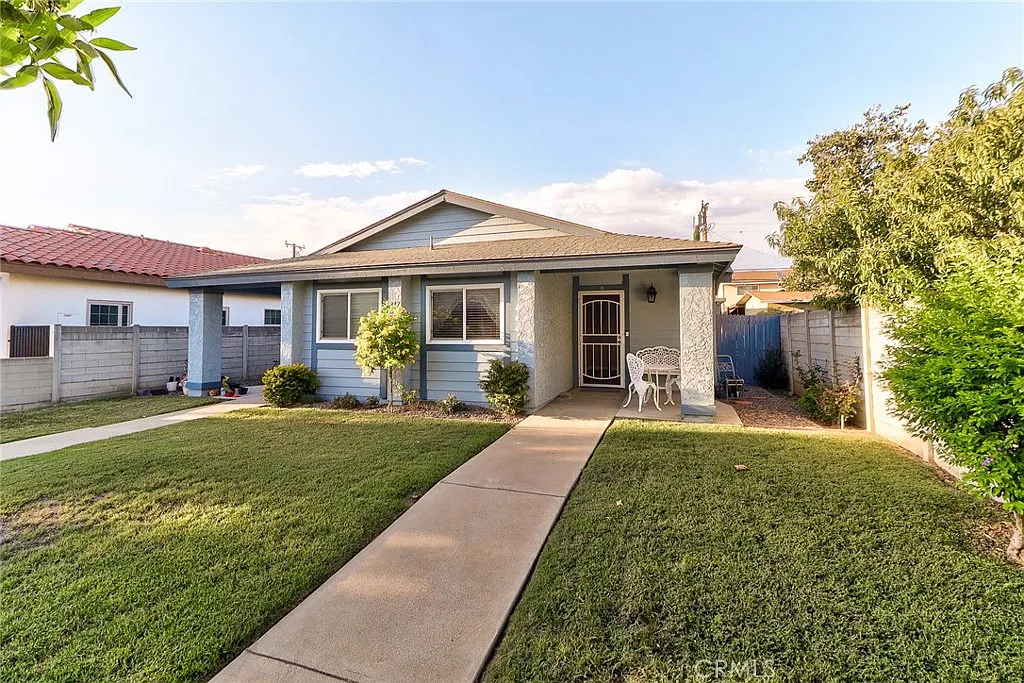 2 bed, 827 sqft, $2,600 — Photo 3