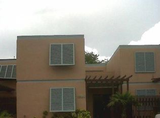 11121 N Lakeview Dr, Hollywood, FL 33026