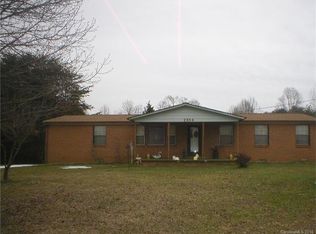 2320 Huckleberry Ridge Rd, Hiddenite, NC 28636