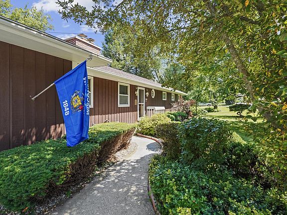 3rd image of N2472 Fisk DRIVE