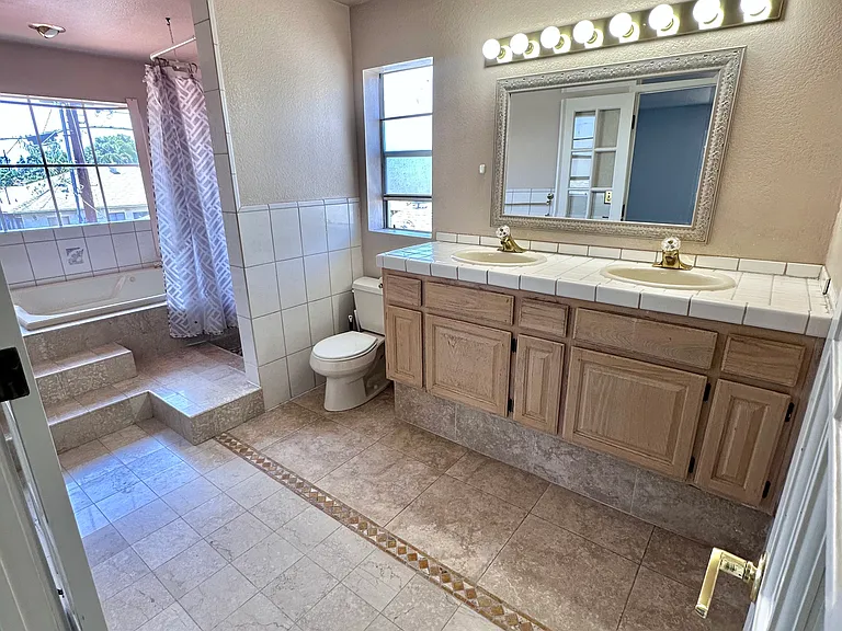 10031 Adoree St — Photo 23