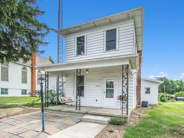 225 E Adams St, Roann, IN 46974