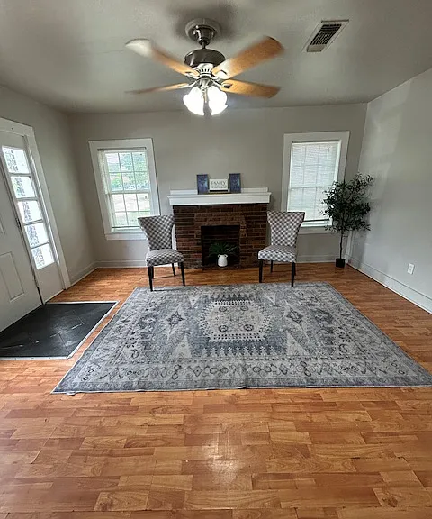 1409 S Western St — Photo 3