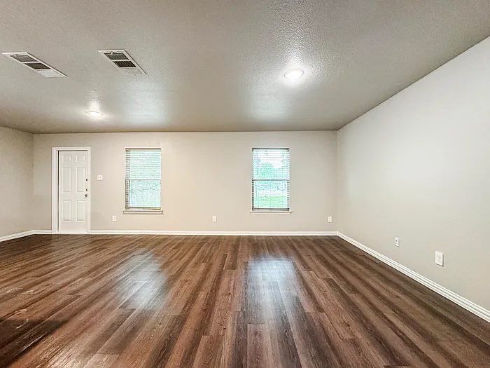 2222 Echo Lake Dr — Photo 3