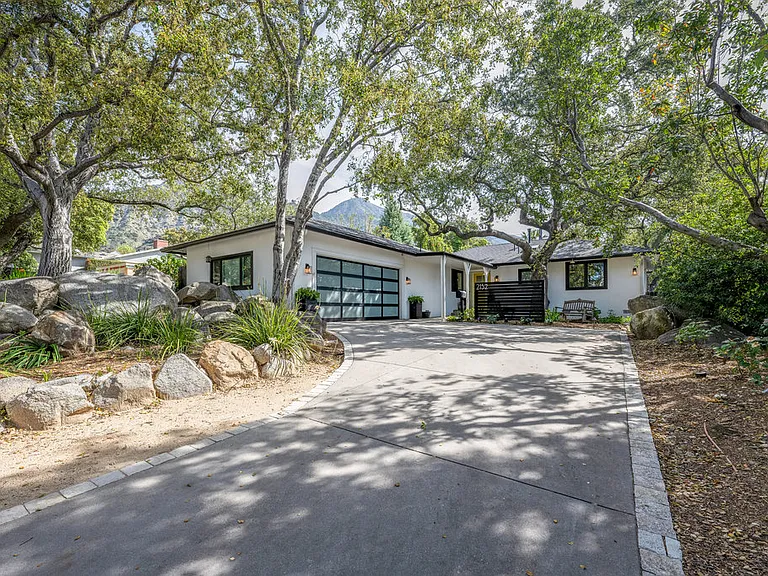 2152 Grand Oaks Ave — Photo 38