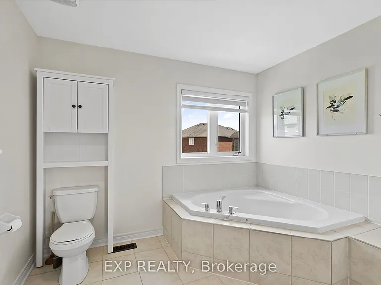 131 Greenwood Rd — Photo 16