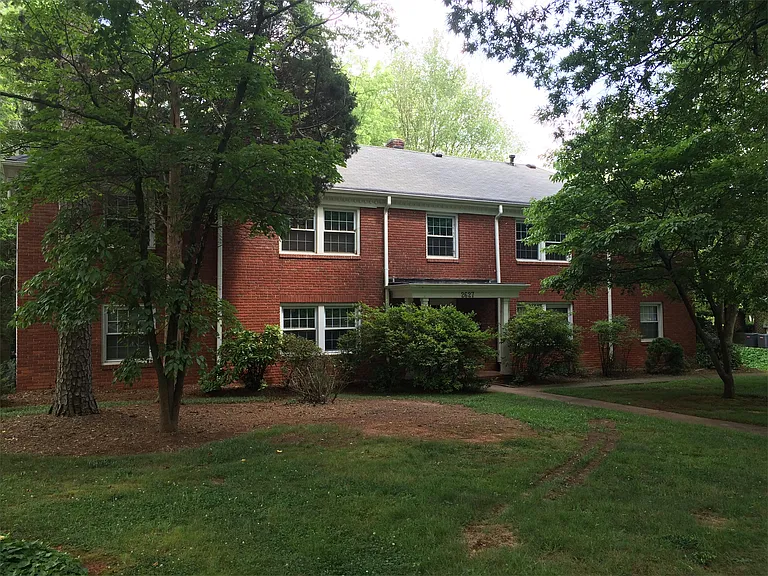 2627 Selwyn Ave — Photo 13