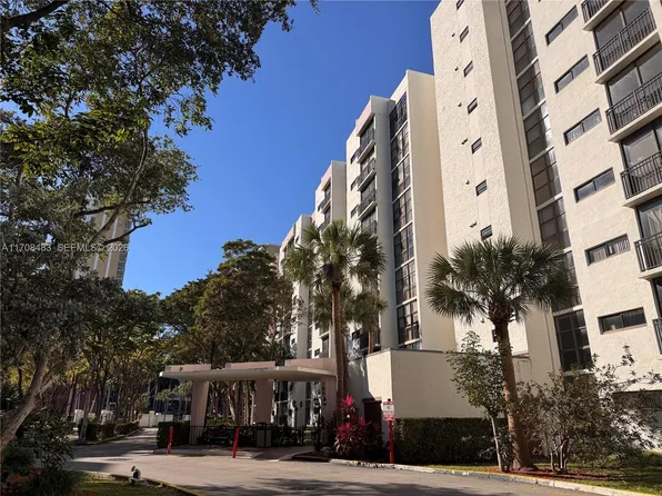 16919 N Bay Rd APT 117, Sunny Isles Beach, FL 33160