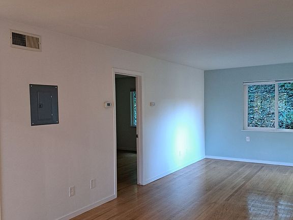 3rd image of 2742 Park Blvd #D