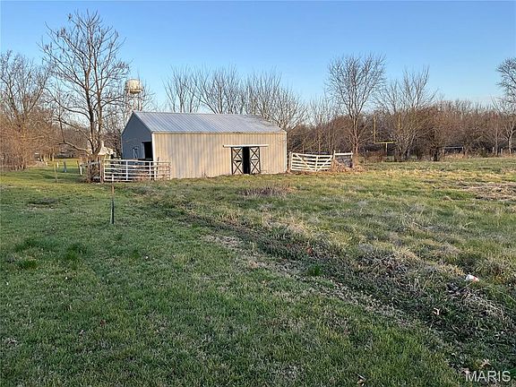 3rd image of 901 Booneslick Rd