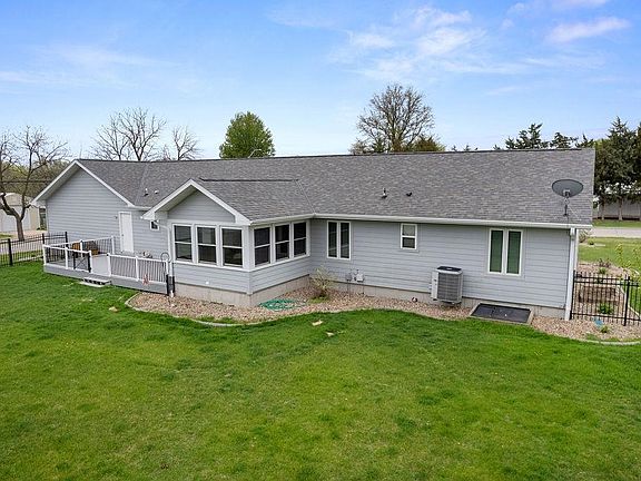 3rd image of 710 Pawnee St
