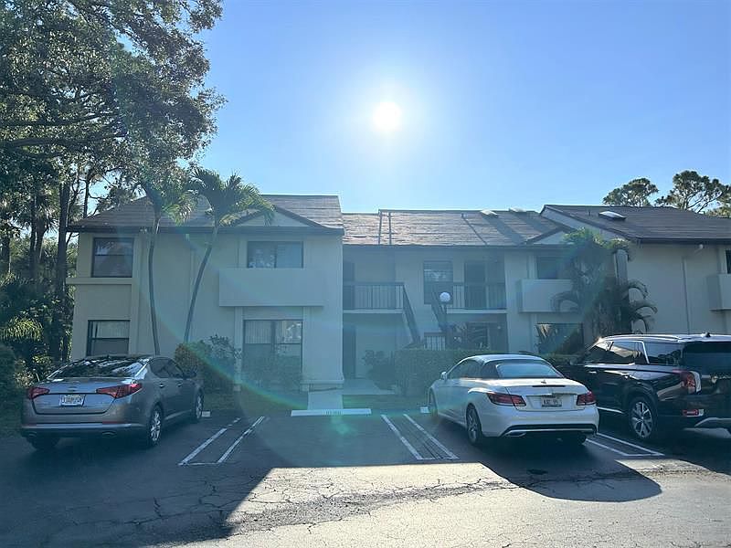 1st image of 3101 Lucerne Park Dr