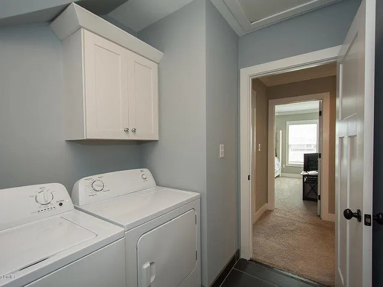1704 Coral Ct — Photo 34