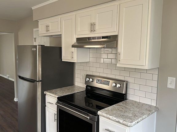 3rd image of 335 Avery St