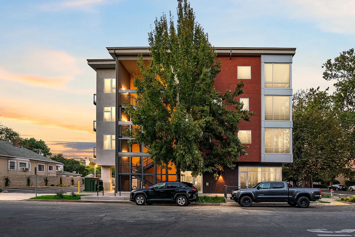 Building Photo - 927 U St #201