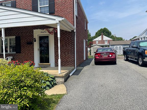 2nd image of 31 Richard Ave