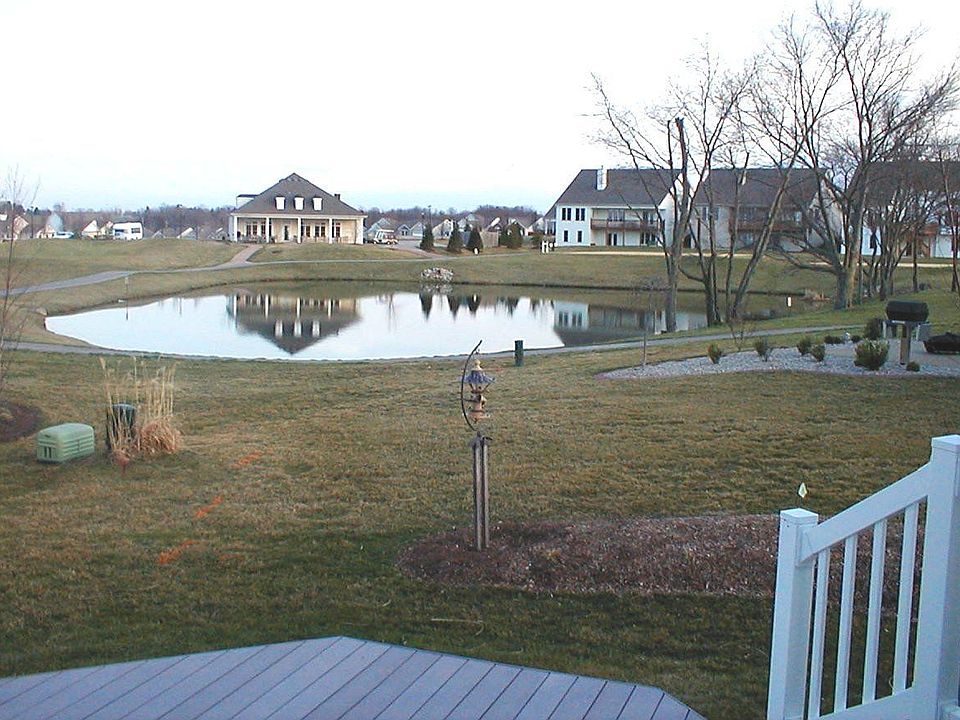 Deck View Golf & Pond