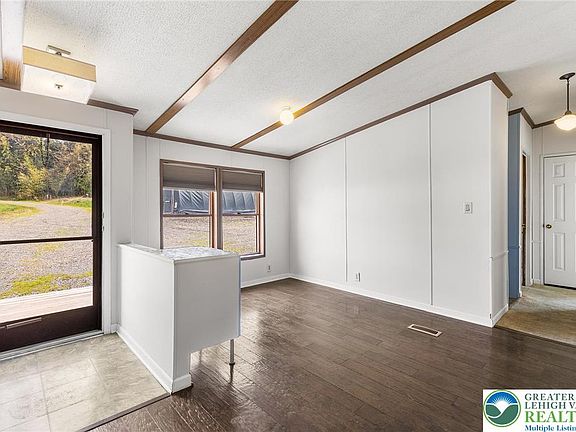 4th image of 335 Weinsteiger Rd