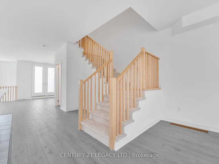 131 Blue Forest Cres — Photo 20