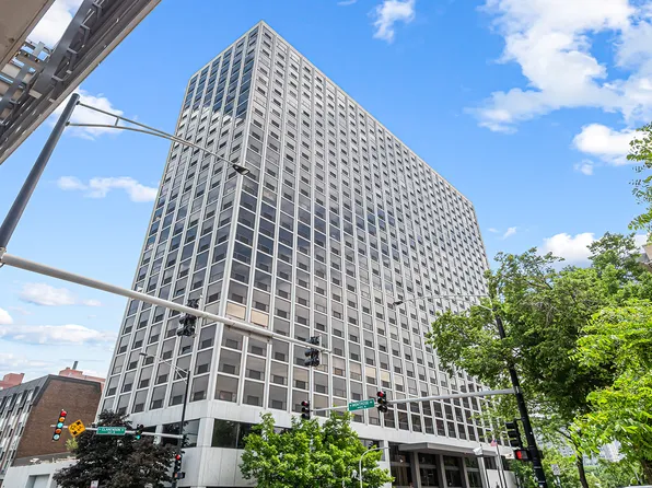 4343 N Clarendon Ave APT 1818, Chicago, IL 60613