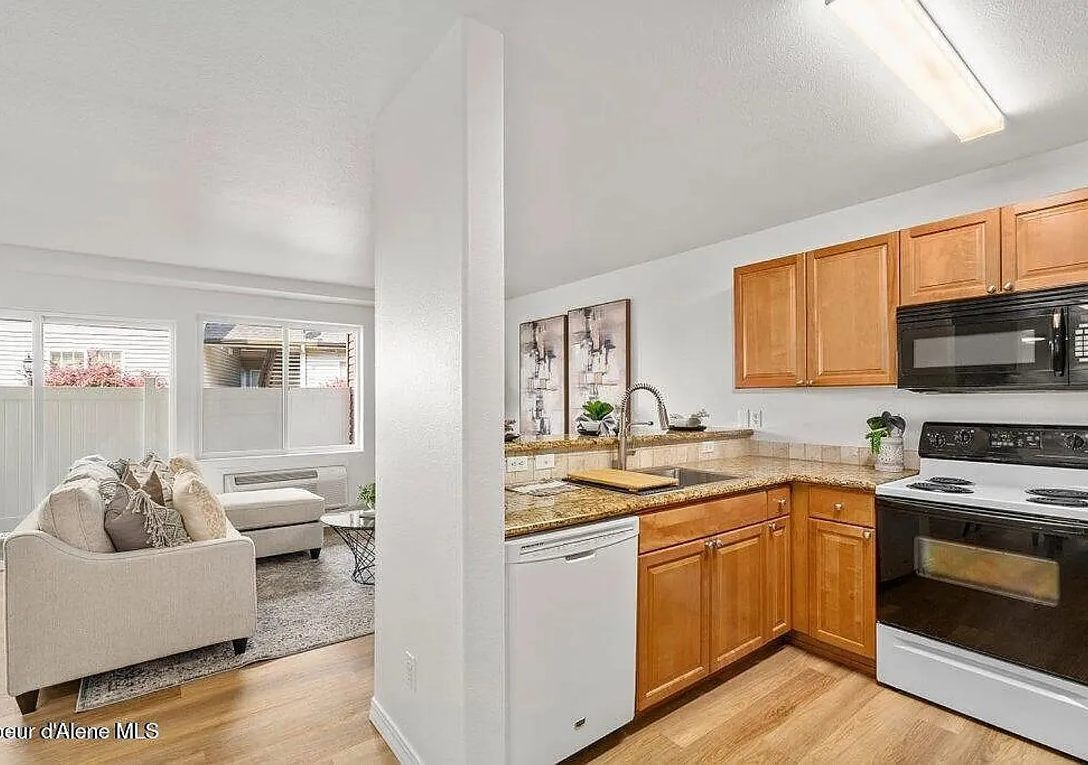 Beautiful 3 Bed / 2 Bath Lower-Level Condo Promenade Condos, Post Falls — Photo 4