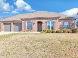 201 Pontchartrain Dr, Carencro, LA 70520