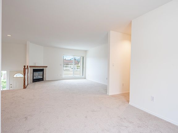 5th image of 5610 Trail Ave #18