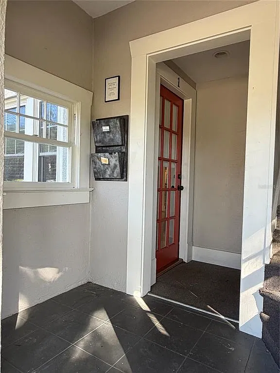 1 bed, 1.0 bath, 744 sqft, $2,245 — Photo 2