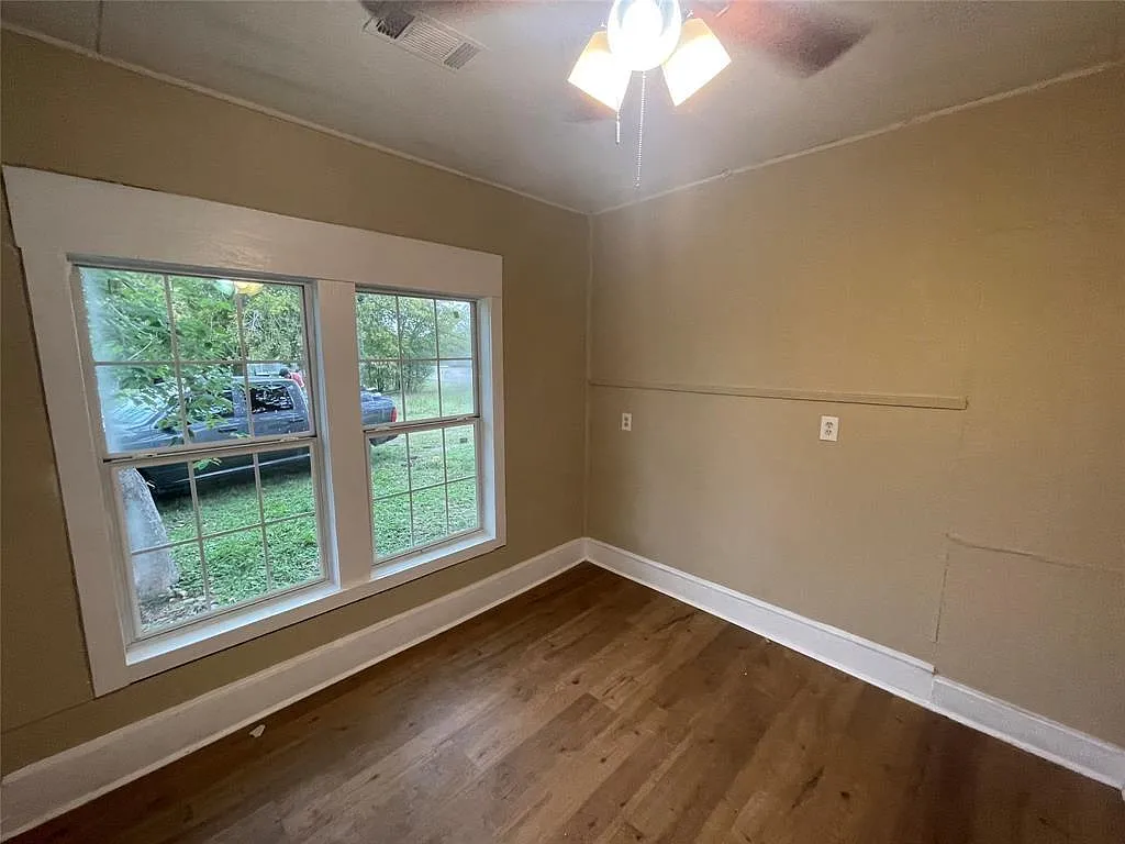 2 bed, 1.0 bath, 648 sqft, $995 — Photo 3