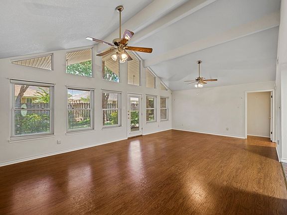 4th image of 208 Coronado Dr
