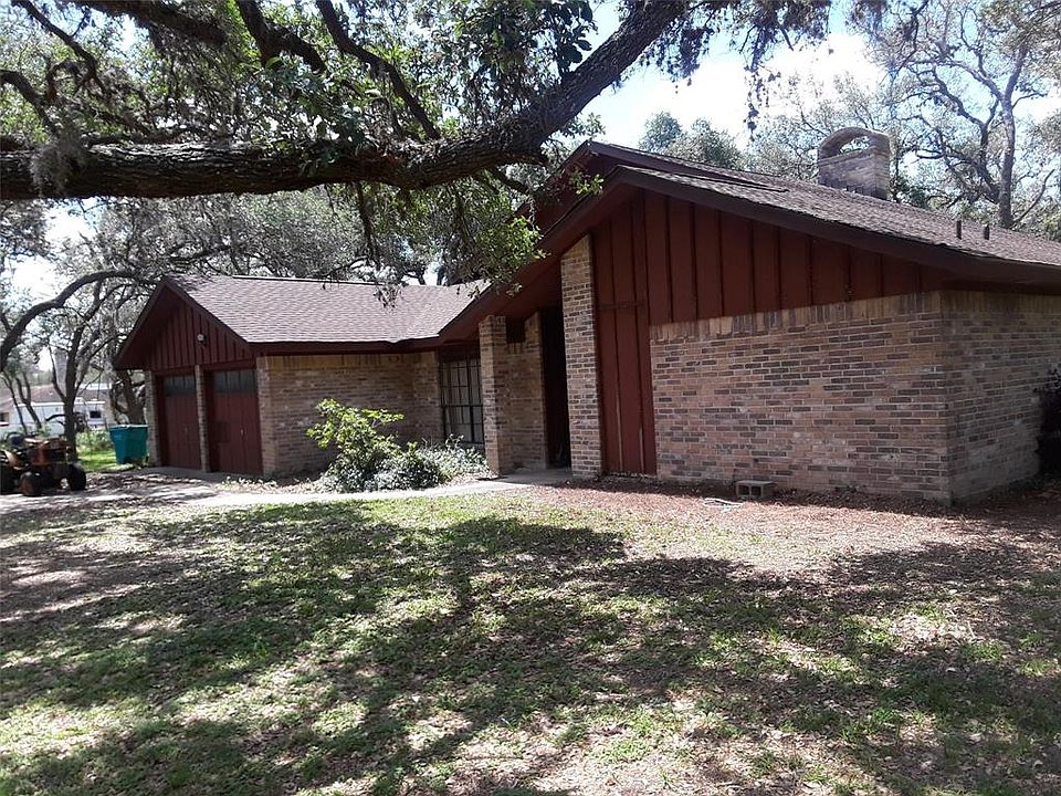 1st image of 824 Live Oak Dr