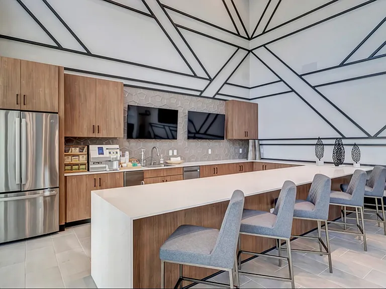 Nexus Brandon Apartments — Photo 60