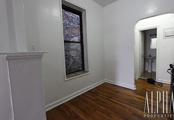 4th image of 153 Norfolk St APT 3B