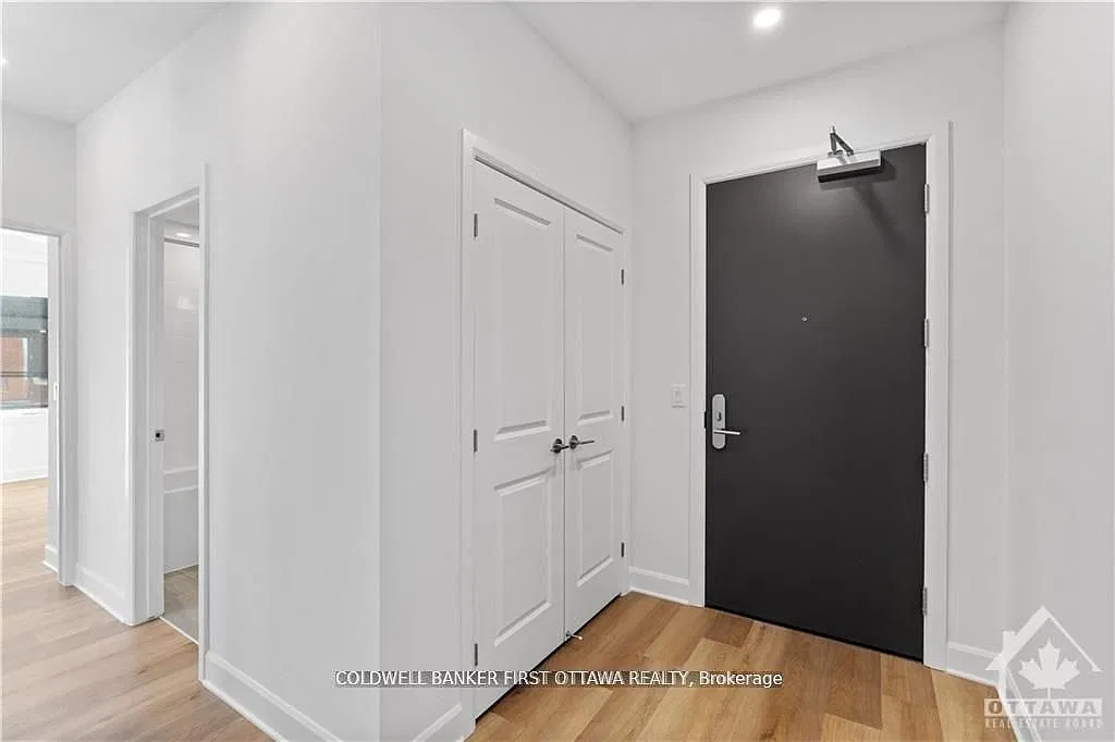 2 bed, $2,925 — Photo 2